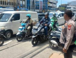 Patko 1013 Polsek Metro Gambir Lakukan Pemantauan Arus Lalu Lintas di Jalan Suryopranoto Imbas Penutupan Jalan Merdeka Selatan