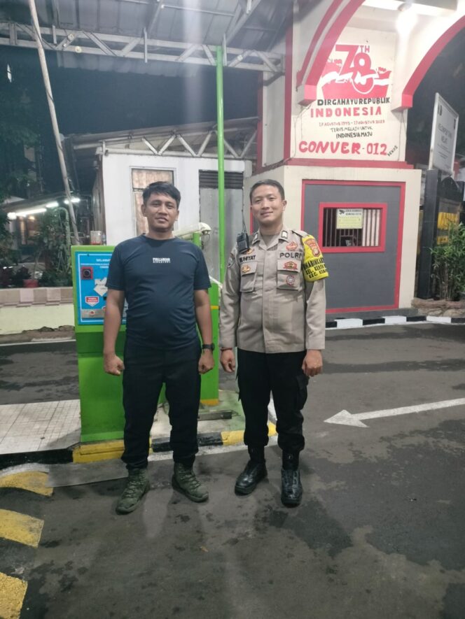 
					Jaga Jakarta, Bhabinkamtibmas Kebon Kosong Ajak Warga Perkuat Sistem One Gate di Lingkungan Rusun
