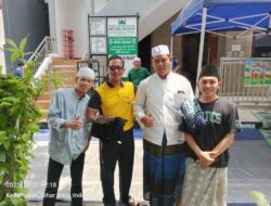 Dekatkan Diri dengan Warga, Bhabinkamtibmas Kampung Rawa Laksanakan Sholat Jum’at Keliling di Masjid Shulhul Majami