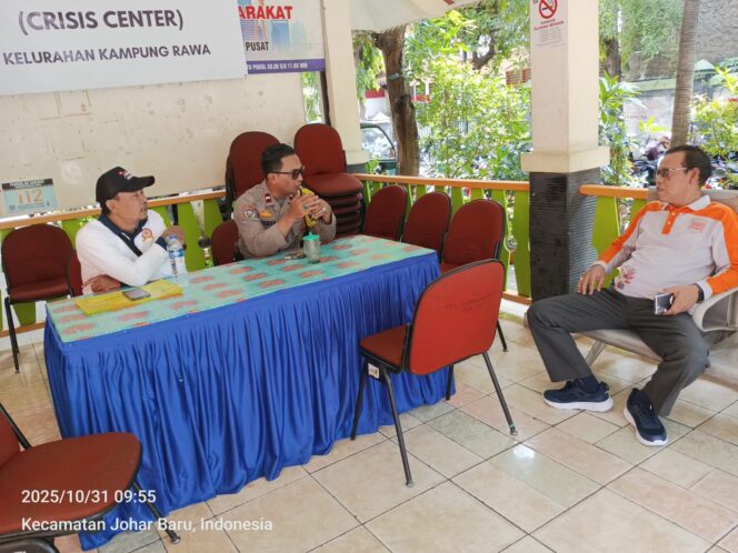 
					Perkuat Sinergi 3 Pilar, Bhabinkamtibmas Kampung Rawa Gelar Koordinasi Kamtibmas di Kantor Kelurahan