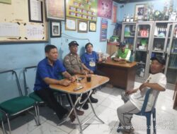 Sambangi Poskamling RW 03, Bhabinkamtibmas Galur Ajak Warga Aktif Jaga Kamtibmas