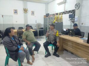 Aiptu Baktiar Bhabinkamtibmas Galur Sambangi Poskamling RW 02, Imbau Pengurus Wilayah Tingkatkan Kewaspadaan