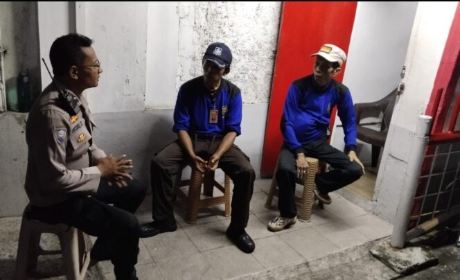 
					Sambang Pos Kamling, Wujud Kepedulian Polisi Hadir di Tengah Masyarakat