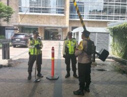 Bhabinkamtibmas Gondangdia Patroli Dialogis di The Plaza Office Tower, Tegaskan Pentingnya Kewaspadaan Kamtibmas