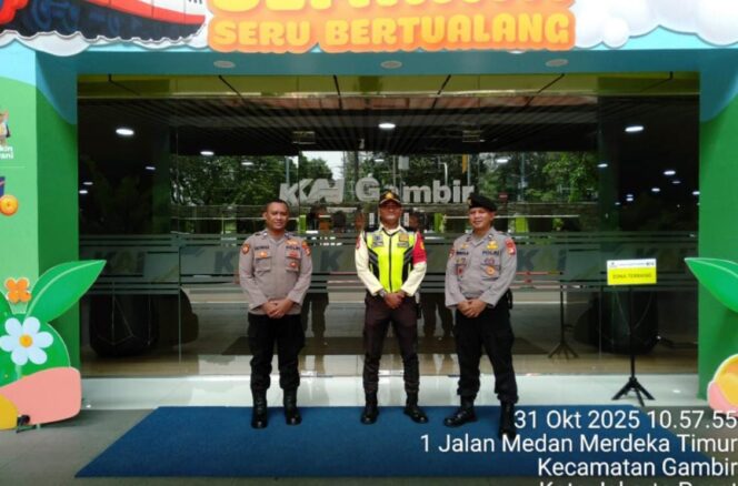 
					Polsubsektor Monas Timur Laksanakan Patroli Dialogis di Stasiun Gambir, Pastikan Keamanan dan Kenyamanan Penumpang