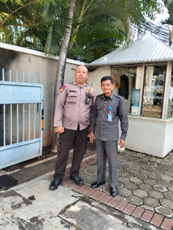 
					Patko 1011 Polsek Metro Gambir Patroli Dialogis di Tanah Abang 3, Wujudkan Keamanan dengan Sentuhan Humanis