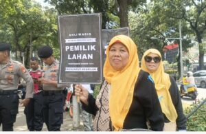 Ratusan Ahli waris Almarhum Da’am bin Nasairin Geruduk Gedung DPRD DKI Jakarta