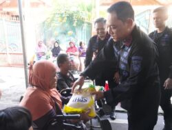 Bakti Kesehatan Brimob Polda Metro Jaya untuk Warga Kwitang