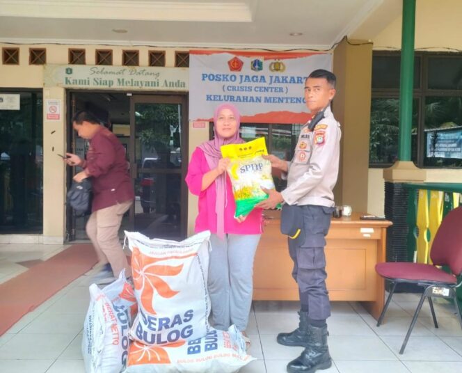 
					Polsek Metro Menteng Gelar Gerakan Pangan Murah, Warga Antusias Dapatkan Beras Harga Terjangkau