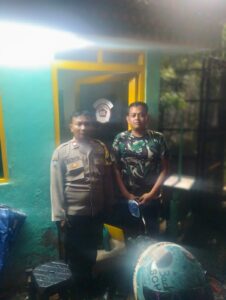 Bhabinkamtibmas Kelurahan Cideng Laksanakan Patroli dan Pembinaan Awak Kamling RW 05, Wujudkan Lingkungan Aman dan Kondusif