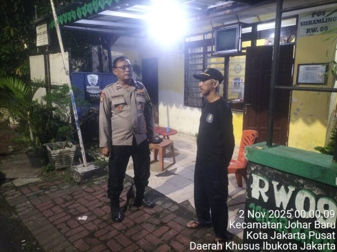 
					Sambang Poskamling, Bhabinkamtibmas Johar Baru Ajak Warga Perkuat Keamanan Lingkungan