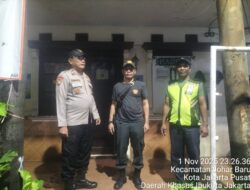 Patroli Dialogis dan Sambang Poskamling, Bhabinkamtibmas Johar Baru Ajak Warga RW 07 Perkuat Keamanan dan Kebersamaan