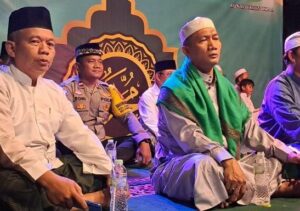 Bhabinkamtibmas Rawasari Hadiri Peringatan Maulid Nabi, Pererat Silaturahmi dan Jaga Kebersamaan Umat