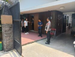 Polsek Metro Gambir Amankan Ibadah Minggu di Gereja Persekutuan Batu Tulis, Wujud Nyata Pelayanan dan Kehadiran Polisi di Tengah Masyarakat