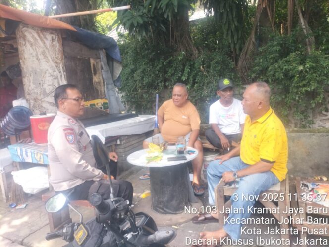 
					Patroli Dialogis dan Sambang Warga, Bhabinkamtibmas Johar Baru Ajak Masyarakat Aktif Jaga Kamtibmas Lewat Cooling System