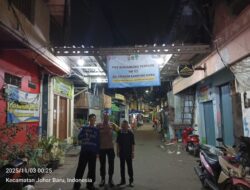 Patroli Humanis di Poskamling, Bhabinkamtibmas Kampung Rawa Pererat Kerjasama dengan Warga RW 03