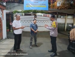 Bersama Warga, Bhabinkamtibmas Kampung Rawa Perkuat Deteksi Dini Kamtibmas di RW 07