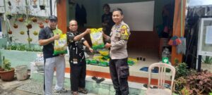 Bhabinkamtibmas Kebon Melati Sambangi RW 03 Sampaikan Imbauan, Warga Antusias Beli Beras SPHP