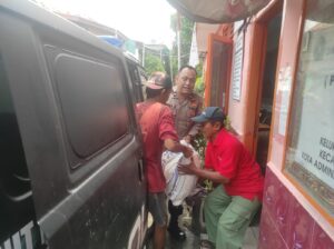 Polsek Metro Gambir Salurkan Beras Murah Bersama Bulog, Wujud Kepedulian terhadap Kestabilan Harga Pangan