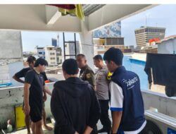Tindak Lanjut Aduan Warga, Petugas Lakukan Pengecekan Bau Kaporit di PT Kreasi Pack Indo Kebon Kelapa