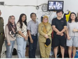Tindak Lanjut Aduan Warga, Petugas Lakukan Pengecekan Bau Kaporit di PT Kreasi Pack Indo Kebon Kelapa