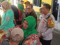 Dukung Program Kesehatan Warga, Polisi Hadir pada Kegiatan Posyandu di Kemayoran