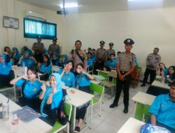 Latih Kemampuan Komunikasi, Siswa Bintara Polri Latja Beri Edukasi ke Pelajar SMK Taman Siswa 1