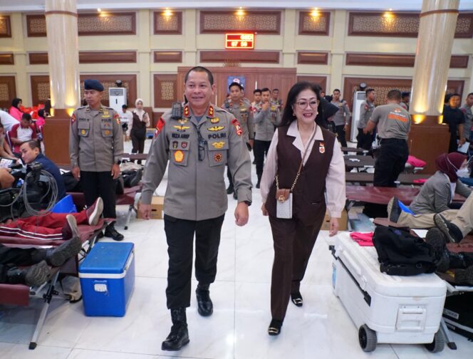 
					Wujud Kepedulian, Korbrimob Polri Ajak Personel dan Bhayangkari Donor Darah untuk Sesama