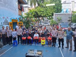 Kapolsek Senen Silaturahmi dan Bagikan Sembako kepada Warga Kurang Mampu di Kenari