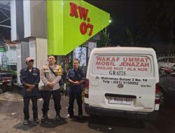 Sinergi Polisi dan Warga, Bhabinkamtibmas Pegangsaan Aktif Patroli Dinihari Jaga Kamtibmas RW 07