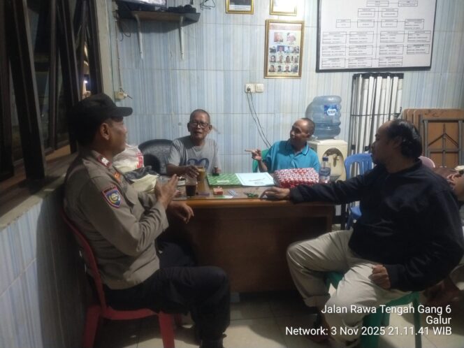 
					Aktifkan Pos Kamling, Bhabinkamtibmas Galur Tingkatkan Keamanan Malam Hari