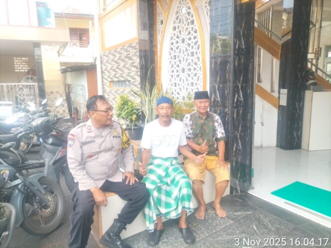 
					Cooling System dan Sambang Warga, RT 16/RW 08 Terjaga Aman dan Kondusif