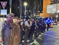Sapa Warga di Bundaran HI, Polisi Patroli Malam Ciptakan Rasa Aman