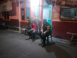 Bhabinkamtibmas Duri Pulo Sambangi Pos Kamling RW 09, Ajak Warga Waspada dan Peduli Lingkungan