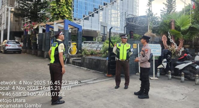 
					Polsek Metro Gambir Gelar Pengamanan Aset Vital di Kantor PT PELNI, Pastikan Situasi Aman dan Kondusif