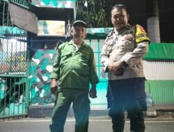 Bhabinkamtibmas Duri Pulo Sambangi Pos Kamling RW 01, Ajak Warga Kompak Jaga Kampung dan Cegah Gangguan Kamtibmas