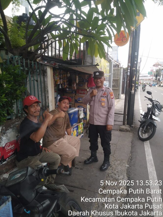
					Patroli Dialogis di Jl. Pangkalan Asem, Kapolsubsektor Galur Ajak Warga Aktif Cegah Tawuran Remaja