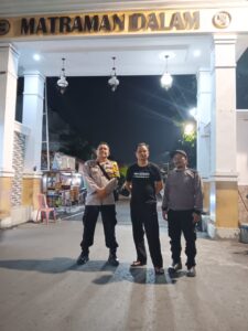 Bhabinkamtibmas Pegangsaan Ajak Satkamling Aktif Cegah Kejahatan Malam Hari