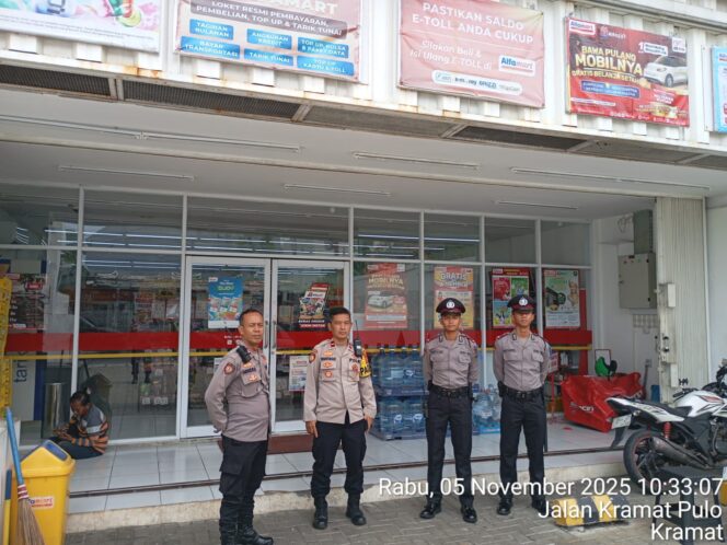 
					Siswa Latja SPN PMJ Latihan Fungsi Teknis Samapta di Wilayah Hukum Polsek Senen