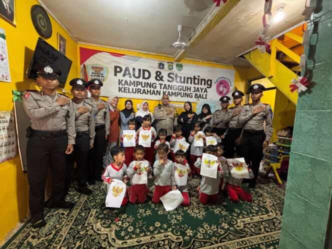 
					Bhabinkamtibmas Kampung Bali Memberikan Bimbingan Kepada Siswa Latja Tentang Binluh Anak-Anak Paud Kejora