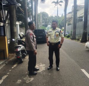 Ciptakan Rasa Aman, Polisi Intensifkan Sambang Petugas Keamanan di Rt 09/05 Benhil