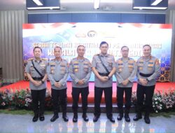 Pimpin Sertijab dan Pengantar Purna Tugas, Kadivhumas Polri Tekankan untuk Selalu Berbuat yang Terbaik