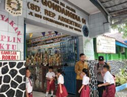 Bhabinkamtibmas Gondangdia Aiptu Kamidi Hadir di Tengah Siswa, Wujud Pelayanan Prima Polri di SDN Gondangdia 01