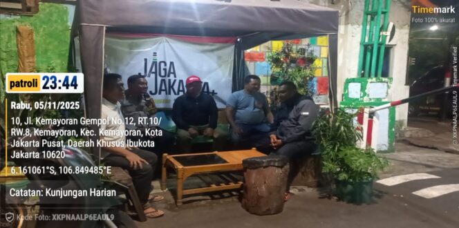 
					Ciptakan Lingkungan Aman, Polisi Minta RW 08 Intensifkan Patroli Wilayah Menjelang Pagi