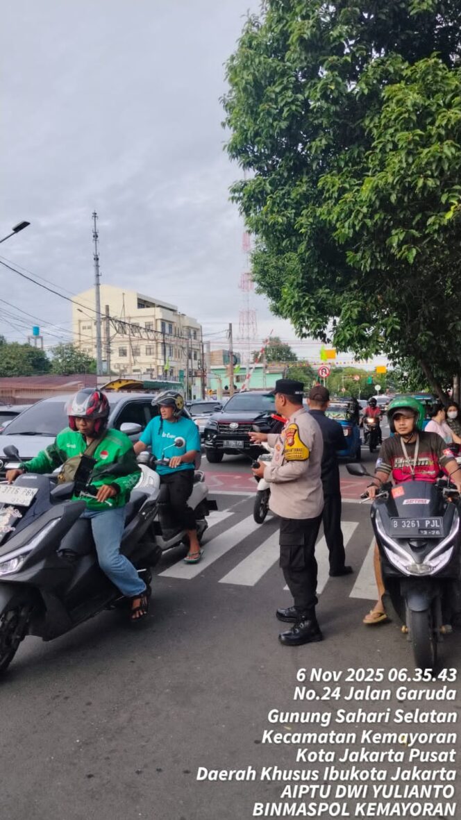 
					Wujud Pelayanan Prima, Polsek Kemayoran Intensifkan Strong Point Police Hazard Pagi Hari
