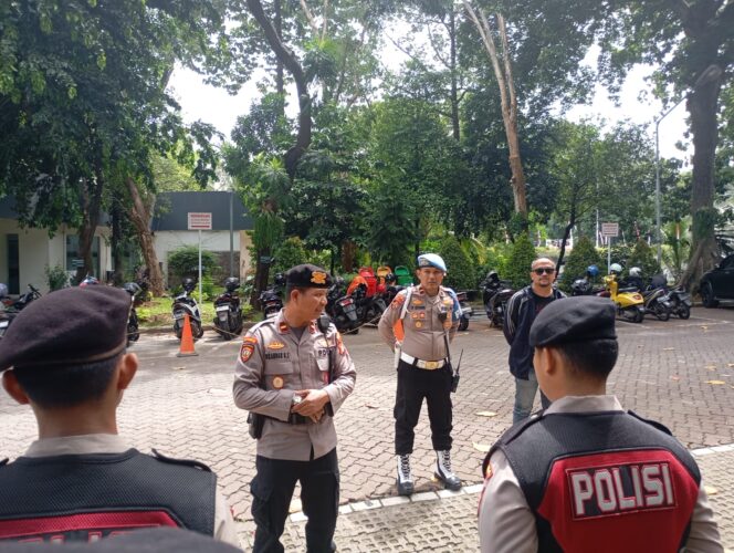 
					Apel Pengecekan Pelayanan Aksi Unjuk Rasa Kongres Aliansi Serikat Buruh Indonesia (KASBI)