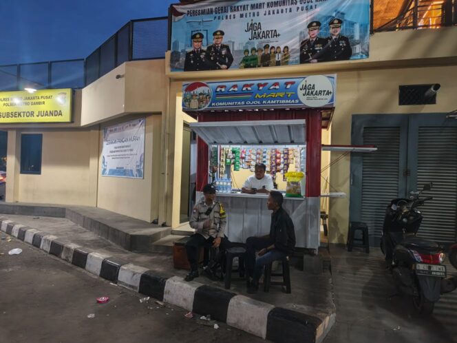 
					Polsek Metro Gambir Dukung Kegiatan Ojol Mart Juanda, Bentuk Kepedulian Polri terhadap Masyarakat dan Mitra Ojek Online