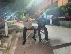 Bhabinkamtibmas Petojo Selatan Patroli Siskamling, Wujudkan Lingkungan Aman dan Kondusif di Malam Hari