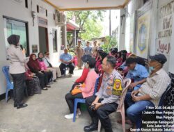 Hangat Bersama Warga, Polwan Jaga Jakarta Dampingi Jumling dan Dialog Lingkungan di Utan Panjang