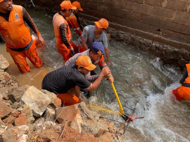 
					Brimob Polda Metro Jaya: Siaga, Peduli, dan Hadir untuk Masyarakat